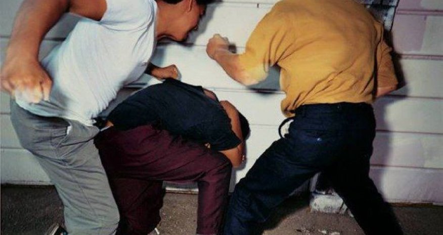 Bakıda sevgilisi ilə görüşən oğlan vəhşicəsinə döyüldü