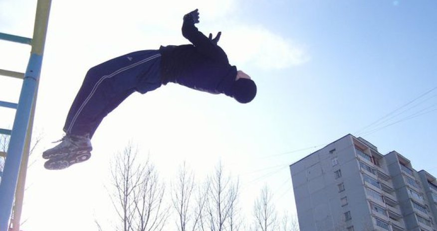 Azərbaycanlı gənclərin təhlükəli hərəkətləri - VİDEO