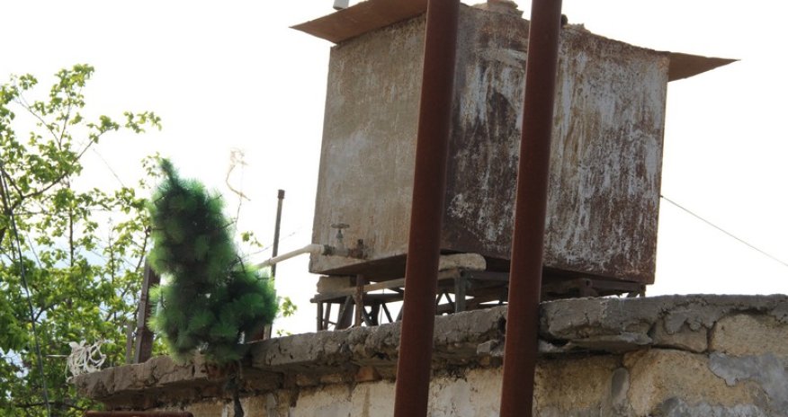 Ожидания и реалии поселка Сураханы - ФОТОРЕПОРТАЖ