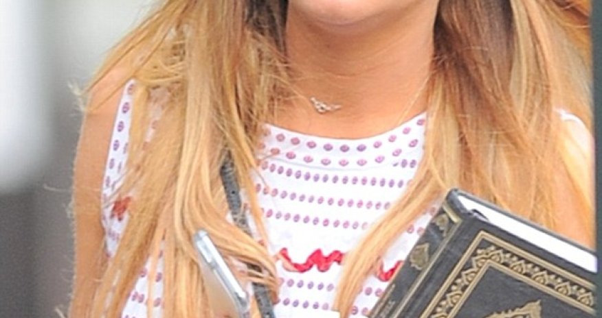 Lindsay Lohan turns to Islam