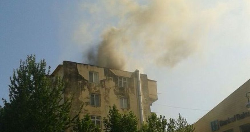 Сильный пожар в Баку