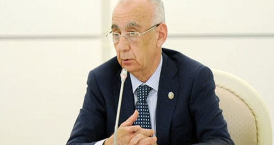 Bakı Şəhər İcra Hakimiyyəti yanmış binanın təmirinə başladı