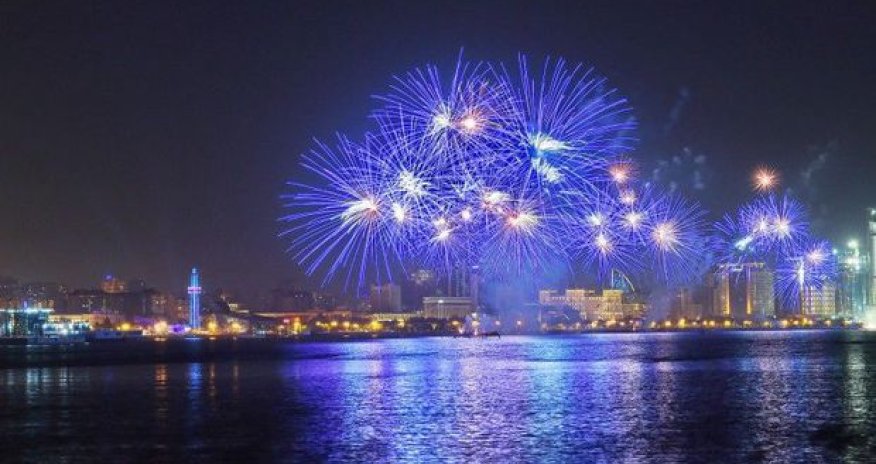 Bakıda möhtəşəm atəşfəşanlıq oldu