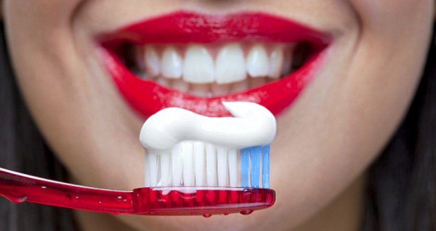 Not brushing your teeth can trigger dementia and heart disease