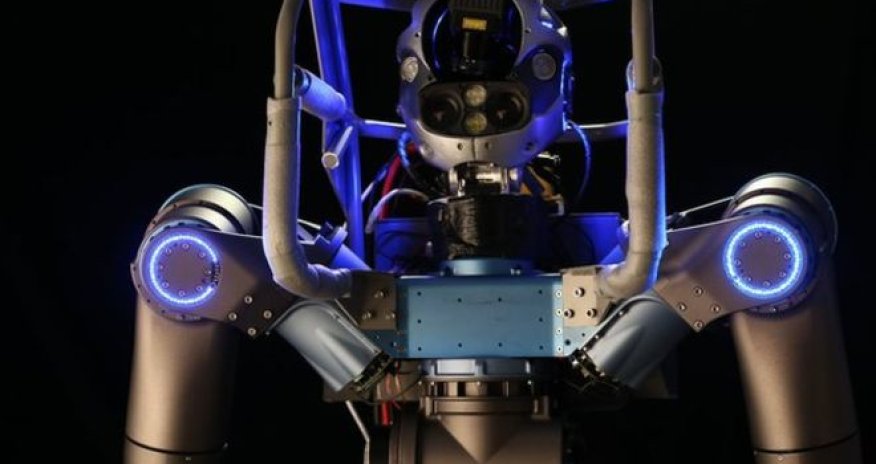 Disaster droids face off in the Darpa Robotics Challenge
