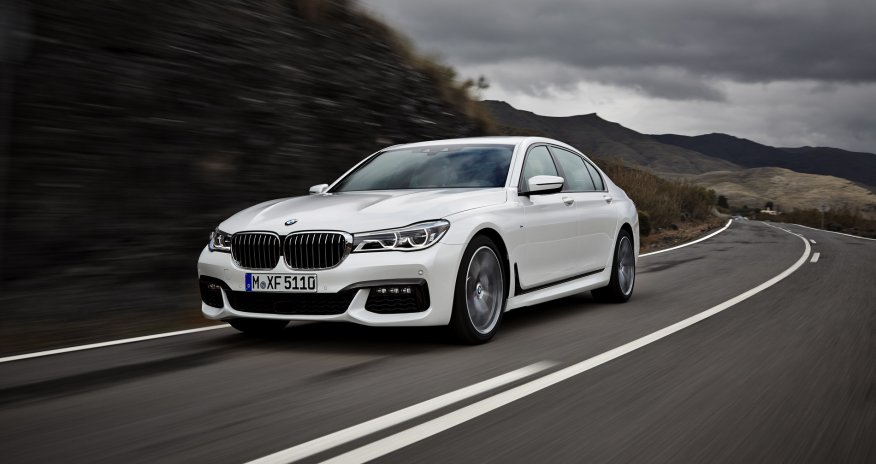 The 2016 BMW 7 Series is the smartest kid in class