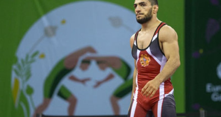 Armenian Arutyunyan heckled as misses wrestling gold
