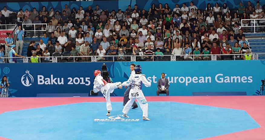 Азербайджанская тхэквондистка в четвертьфинале