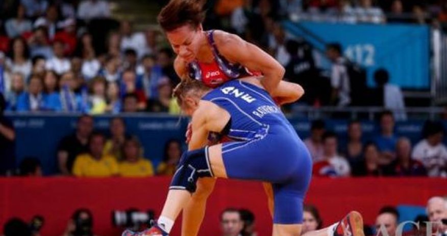 Азербайджанские женщины-борцы в полуфинале