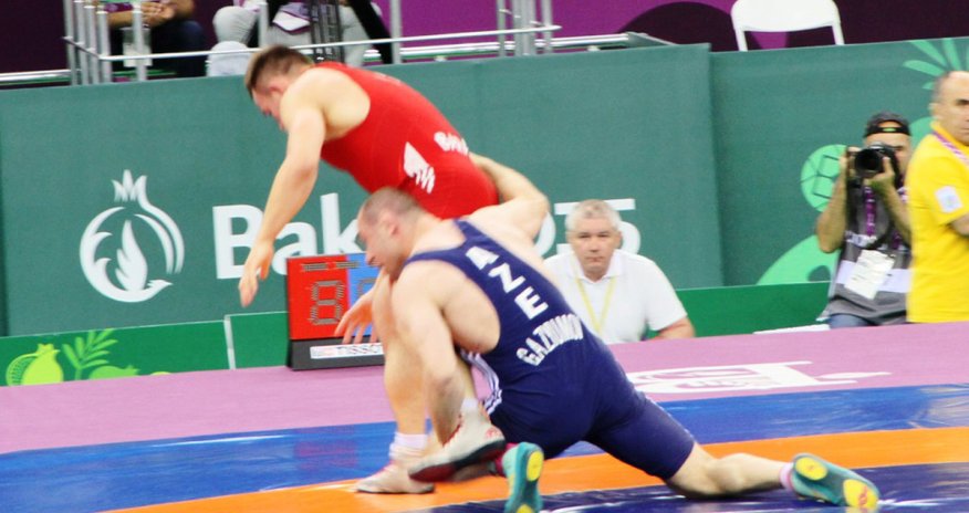 Азербайджанский борец вышел в финал