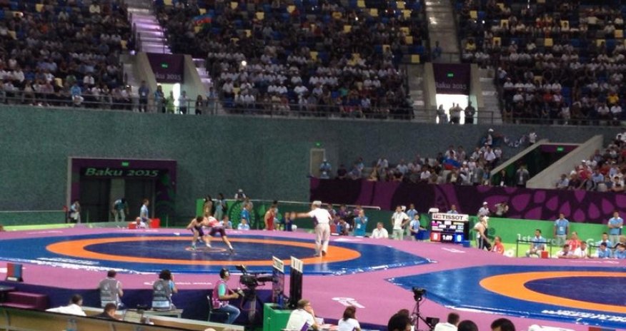 Азербайджанский борец победил армянина