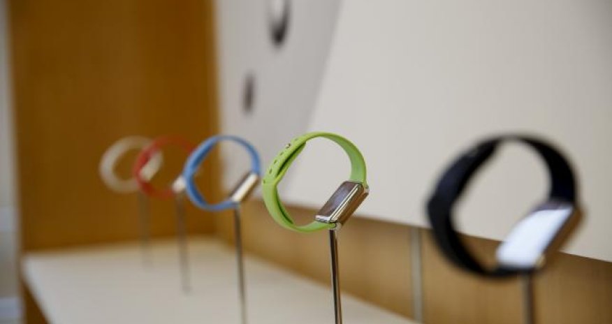 Apple mines big profits from Watch band