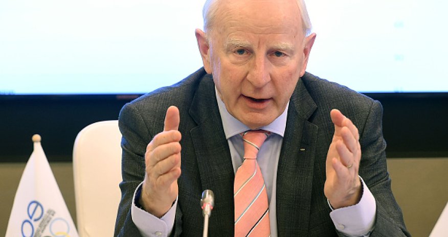 Azerbaijan awards Hickey medal of honor -- on the scene