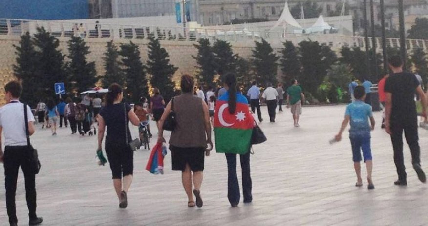 Любовь к флагу зрителей Евроигр