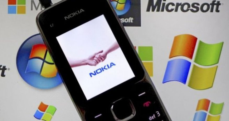 Microsoft targets mobile phone unit as 7,800 more jobs go