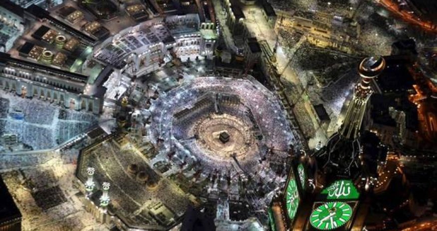 Snapchat streams Mecca live as thousands share incredible images of Islam's holiest city