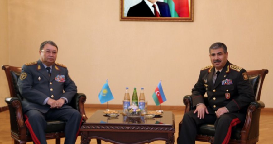 Azerbaijan, Kazakhstan discuss military cooperation