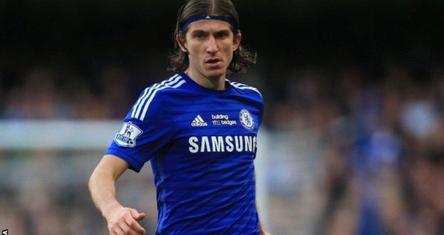 Filipe Luis: Jose Mourinho says Chelsea left-back set to leave