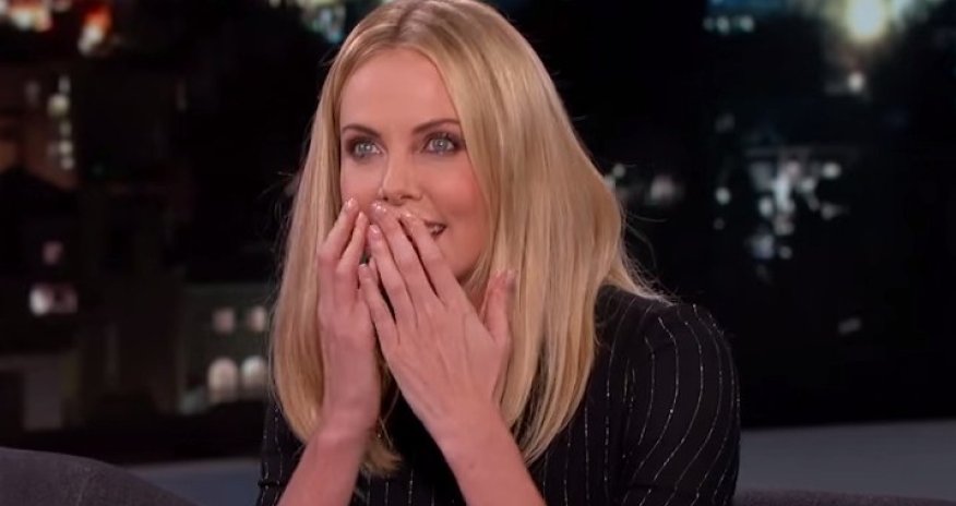 Шарлиз Терон позвала Обаму посмотреть на стриптизерш