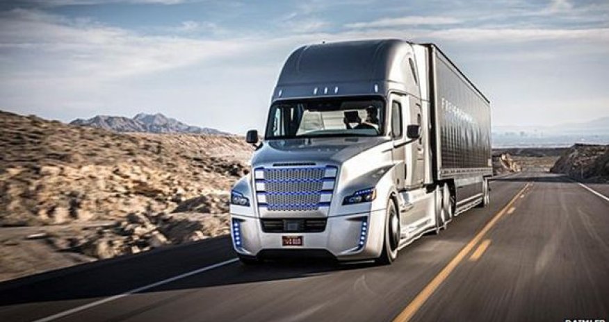 Autonomous trucks: Daimler seeks licence for road tests