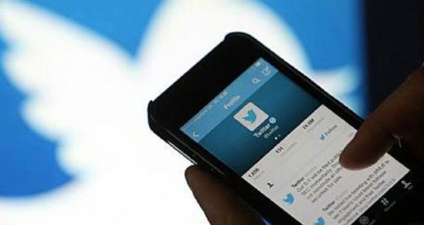 Twitter deletes plagiarised jokes for 'copyright infringement'