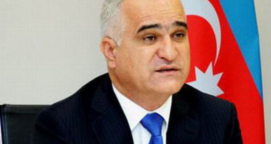 Nazir dərmanların qiymətindən danışdı