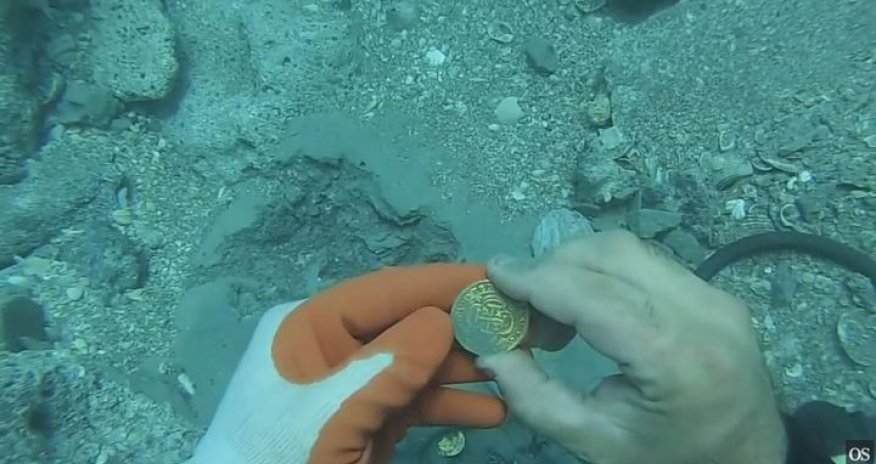 Семья дайверов обнаружила клад