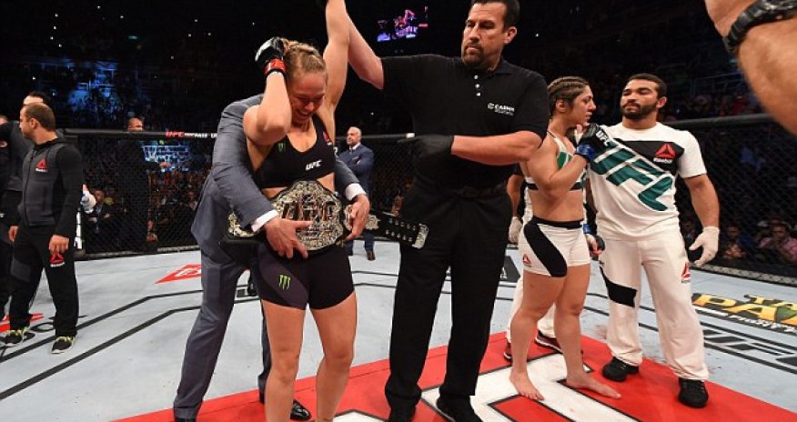 Ronda Rousey defends title with 34-second KO