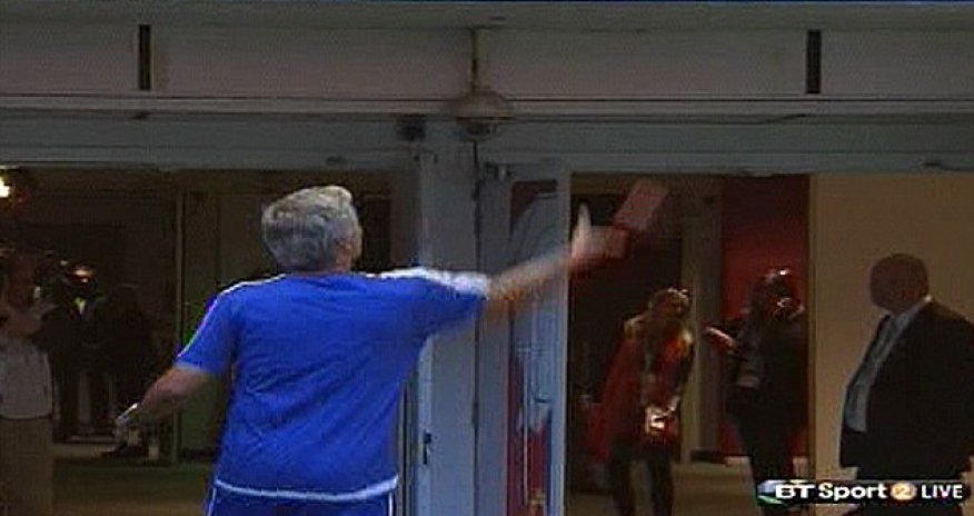 Mourinho throws his Community Shield runners-up medal to a young Arsenal fan