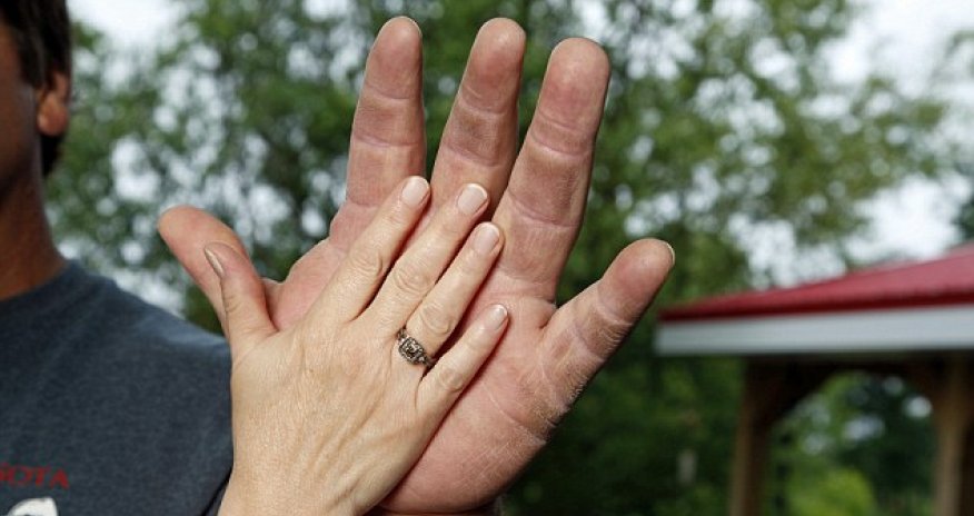 Real life Popeye is arm-wrestling contest champion with 19 INCH forearms