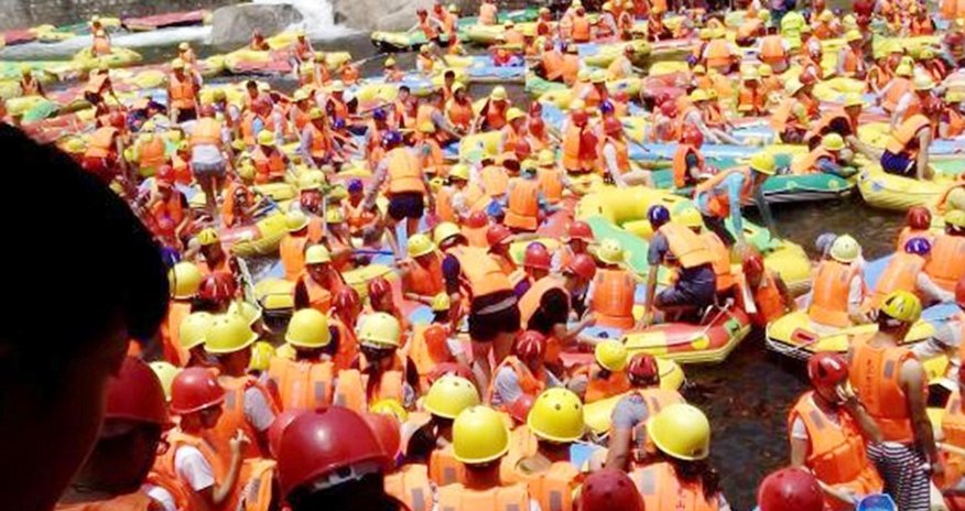 Excuse me, may I squeeze through please?