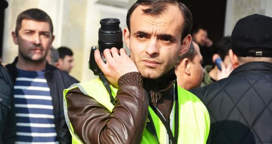 Bir qrup həkim jurnalistləri təhqir etdi - FOTOLAR