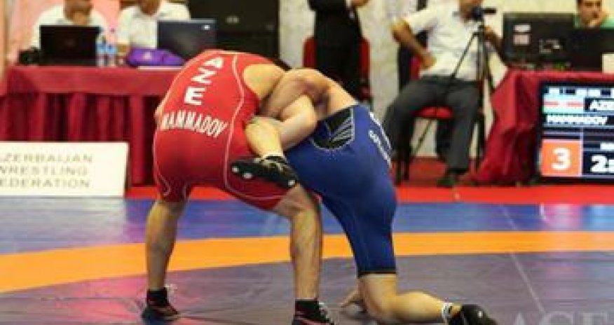 Azerbaijani wrestlers beat Armenian rivals