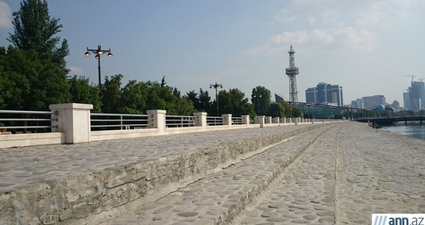 Gündüzlər Dənizkənarı bulvarda işıqlar nə üçün yanılı qalır? - SƏBƏBİ+FOTOLAR 