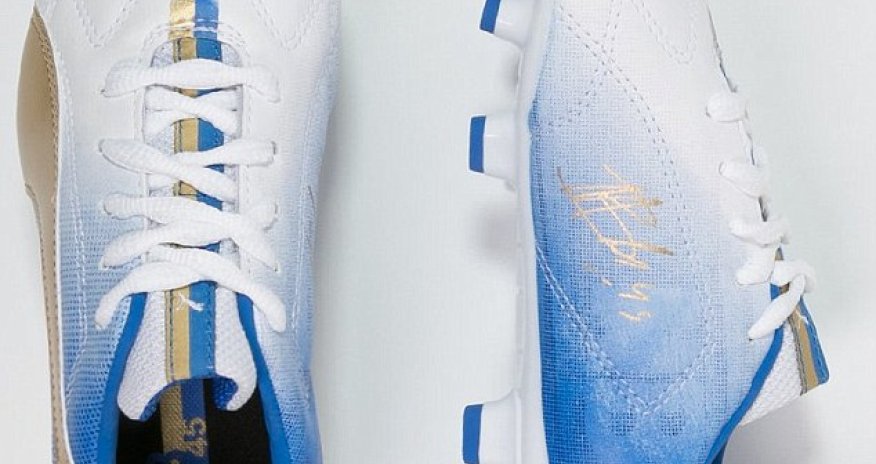 Balotelli releases new 'mohican' style football boots