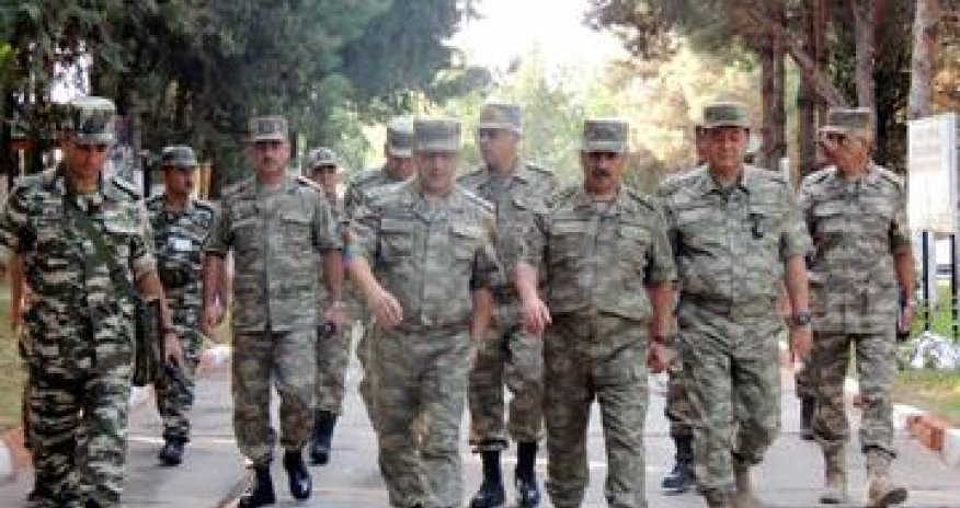 Azerbaijani defense minister checks combat readiness of troops