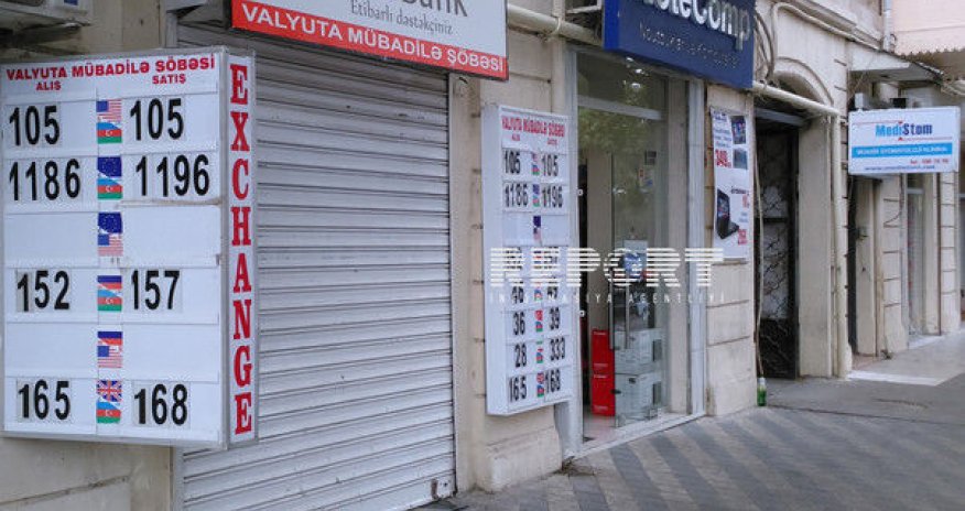 Bakıda banklar dollar satışını dayandırıb