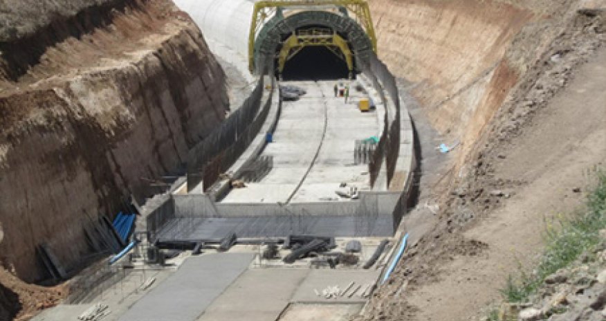 Azerbaijan buys 30 passenger carriages for railroad to Turkey