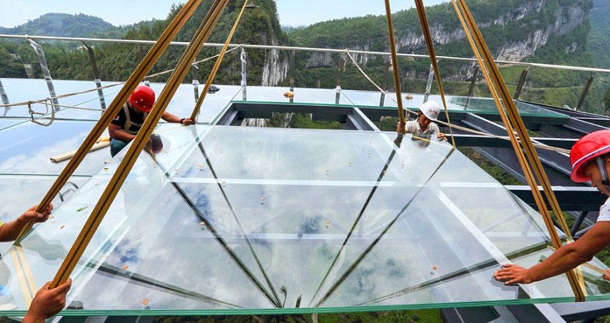 Gigantic glass viewing platform to open 820 feet