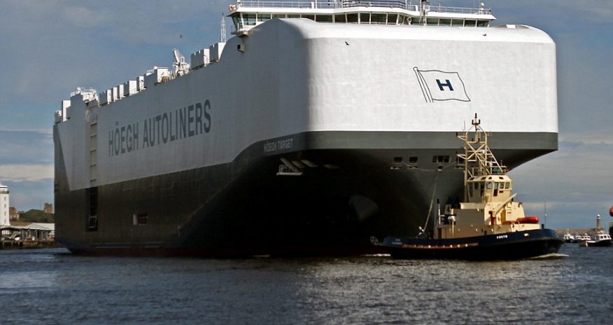 World's largest car transporter