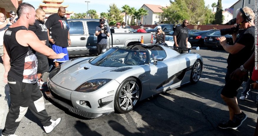 Floyd Mayweather pulls up to work in $4.8 million hypercar