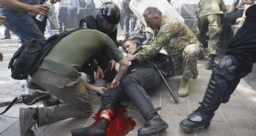 Policeman dies, 100 injured after grenade explodes outside Ukraine parliament