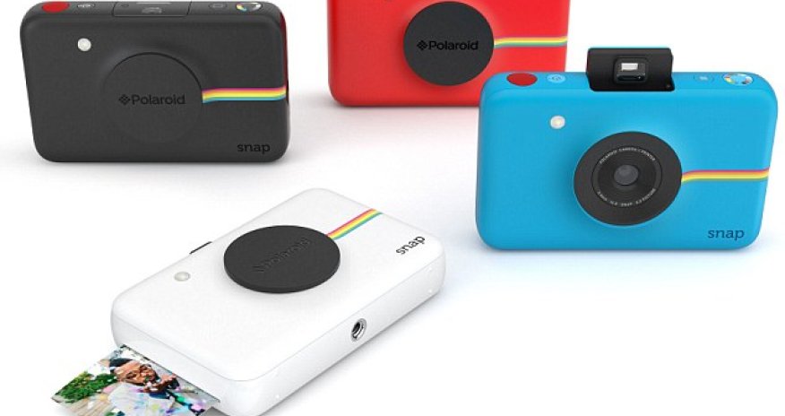 Digital camera can print snaphots instantly using inkless paper