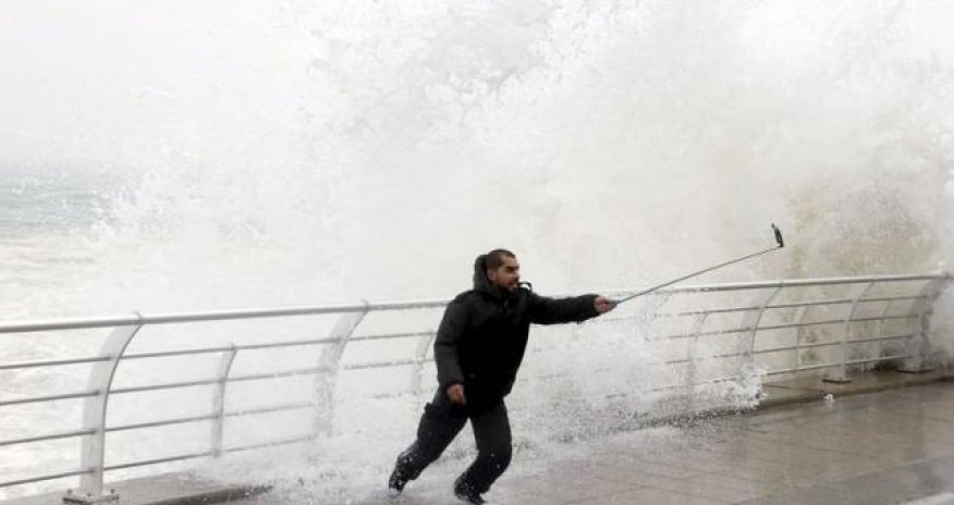 Selfie madness: too many dying to get the picture