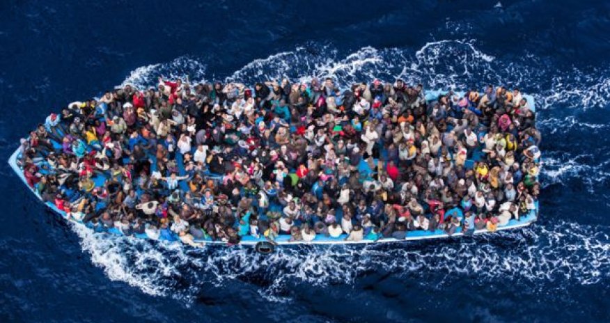 10 moving photos of Europe's migrant crisis