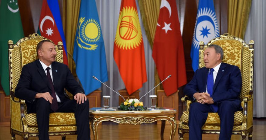 Nazarbayev İlham Əliyev ilə görüşdü