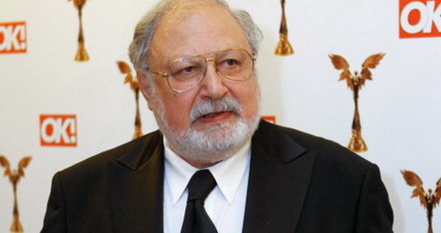 Rüstəm İbrahimbəyovun Bakıdakı teatrı bağlanıb