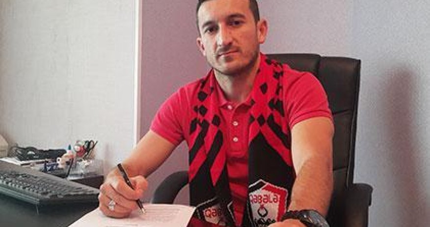 Vüqar Nadirov rəsmən 