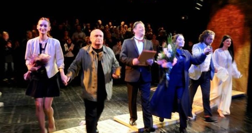 Dünya şöhrətli Robert Sturuanın tamaşaları Musiqili Teatrda - Fotolar