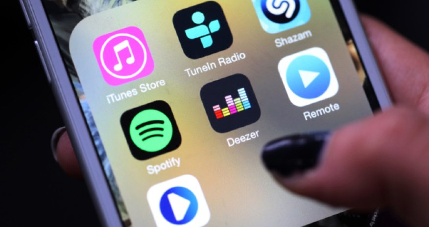 Apple cleaning up iOS App Store after first major attack